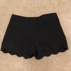 Loft Woman’s Riviera Scalloped Short